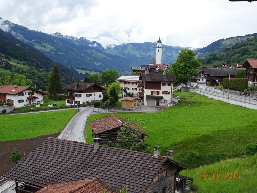 Sky Rooms, Mountainous View Saas im Prattigau Exteriör bild
